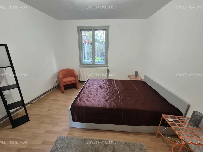 Calea Calarasi, Hala Traian,