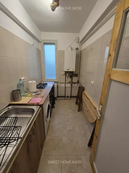 Calea Calarasi, Hala Traian,