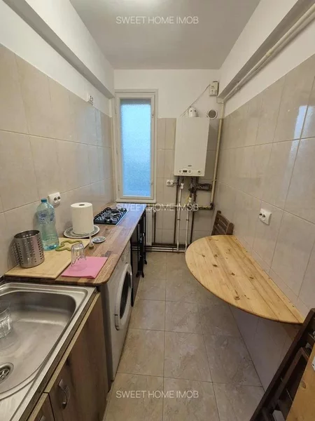 Calea Calarasi, Hala Traian,